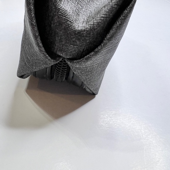 TUMI FOR DELTA Airlines Empty Gray Makeup Bag Pouch Amenity - Picture 6 of 12